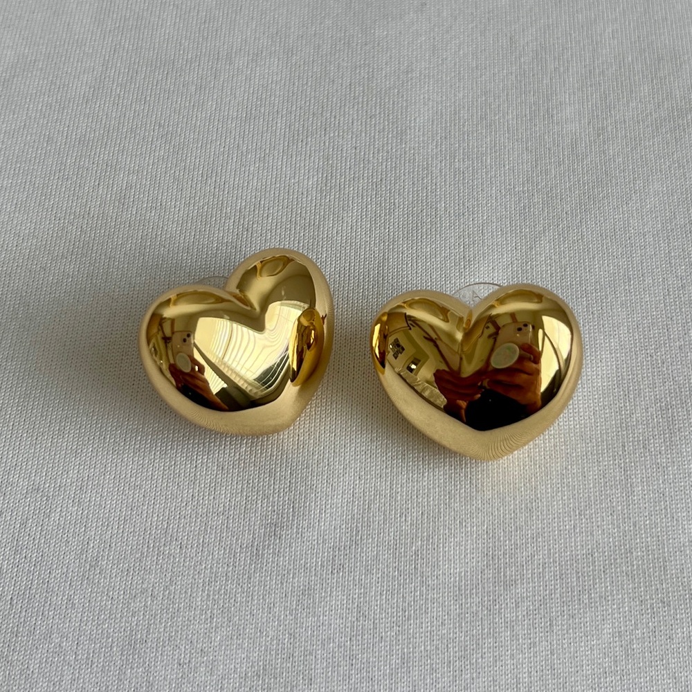Ann Taylor oversized gold heart earrings